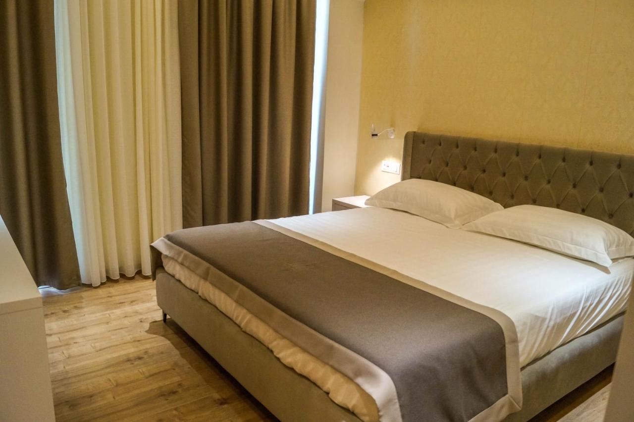 Red Hill Hotel Tirana Eksteriør billede